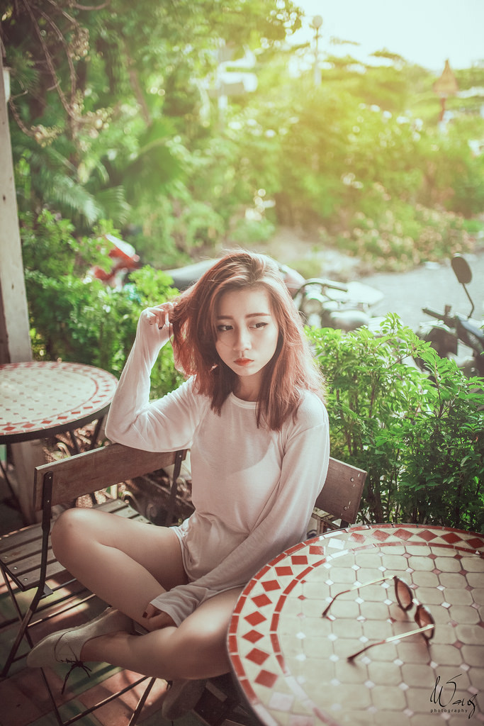 商务旅行社戴帽子的女